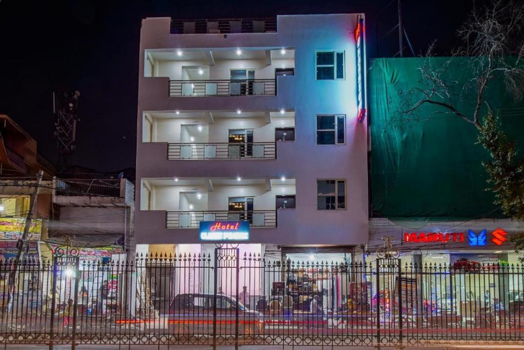 Hotel Classic Paradise Új-Delhi Kültér fotó