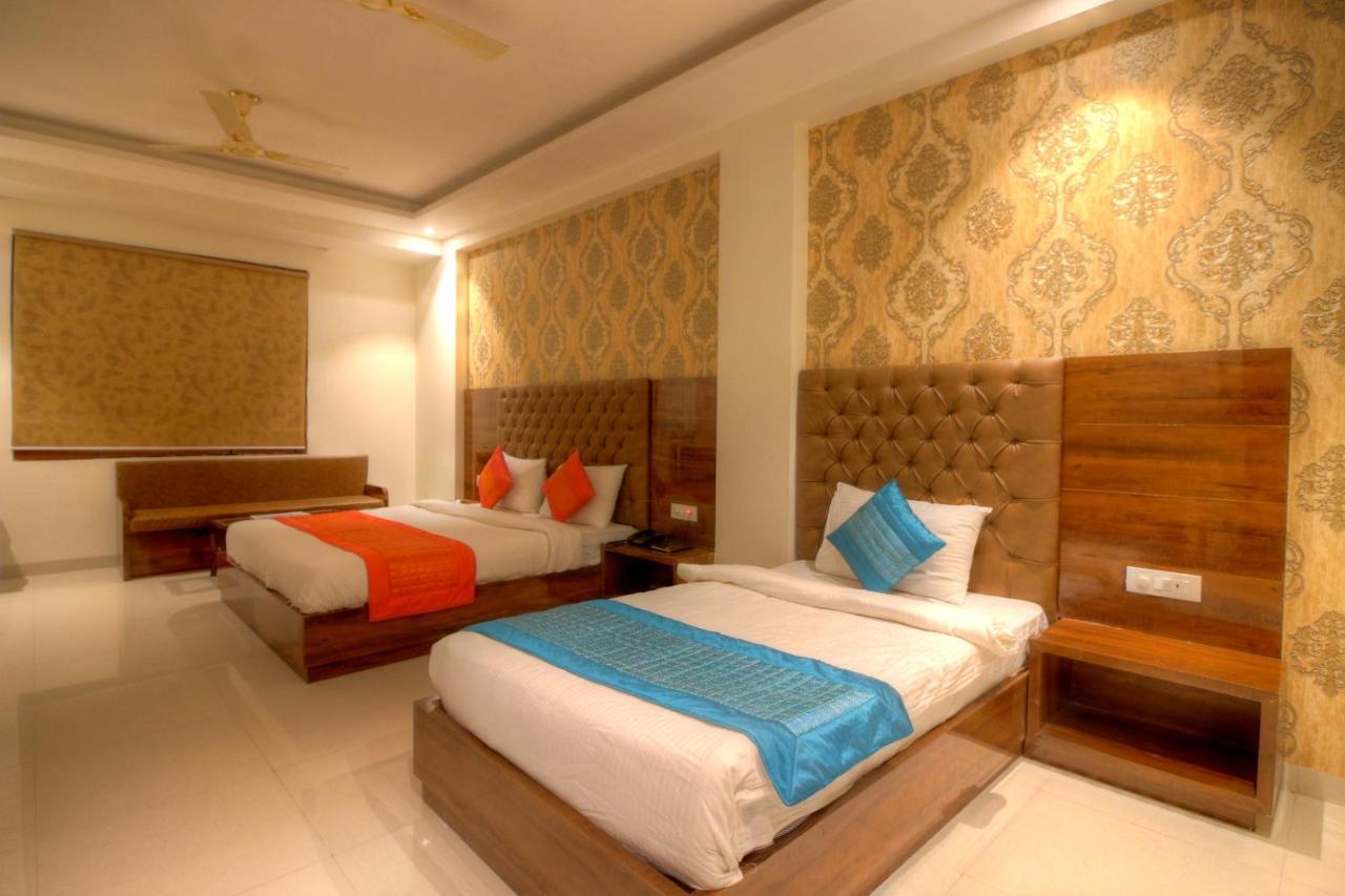 Hotel Classic Paradise Új-Delhi Kültér fotó